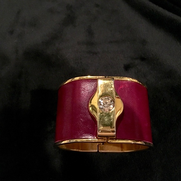 Vintage Burgundy Leather Gold Tone Cuff With Rhinestone Center - Picture 3 of 4